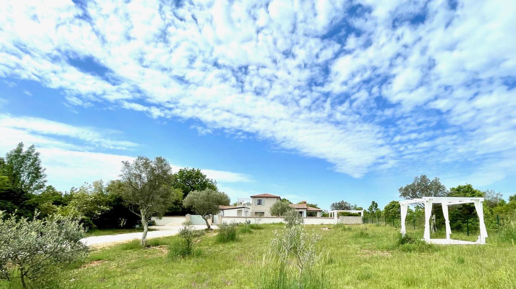 Luxury Villa In Istria - 9,000 Sqm Private Estate With Pool & Sauna, 15 Min To Sea, Near Fazana, 3 Bedrooms Juršići Exterior foto