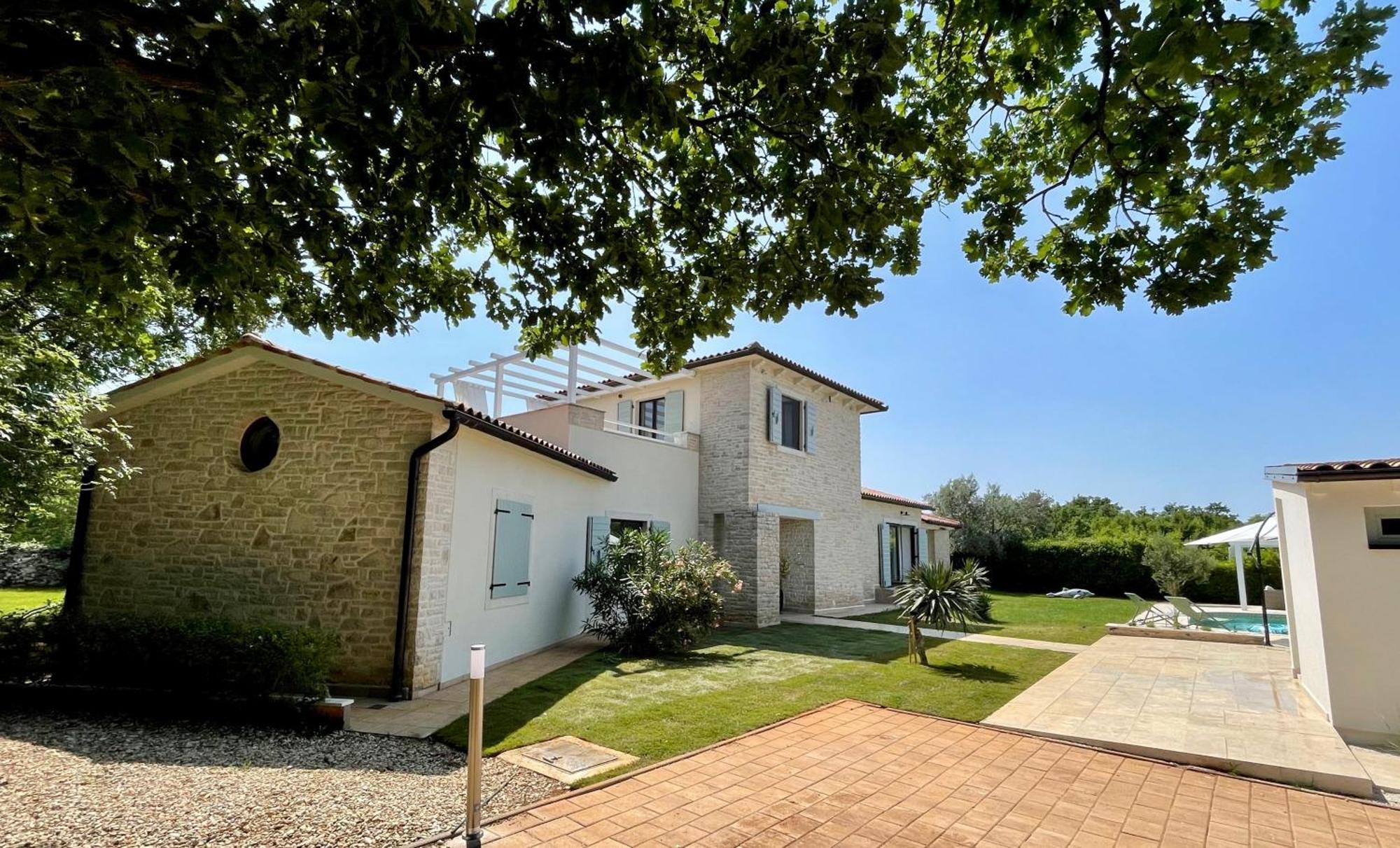 Luxury Villa In Istria - 9,000 Sqm Private Estate With Pool & Sauna, 15 Min To Sea, Near Fazana, 3 Bedrooms Juršići Exterior foto