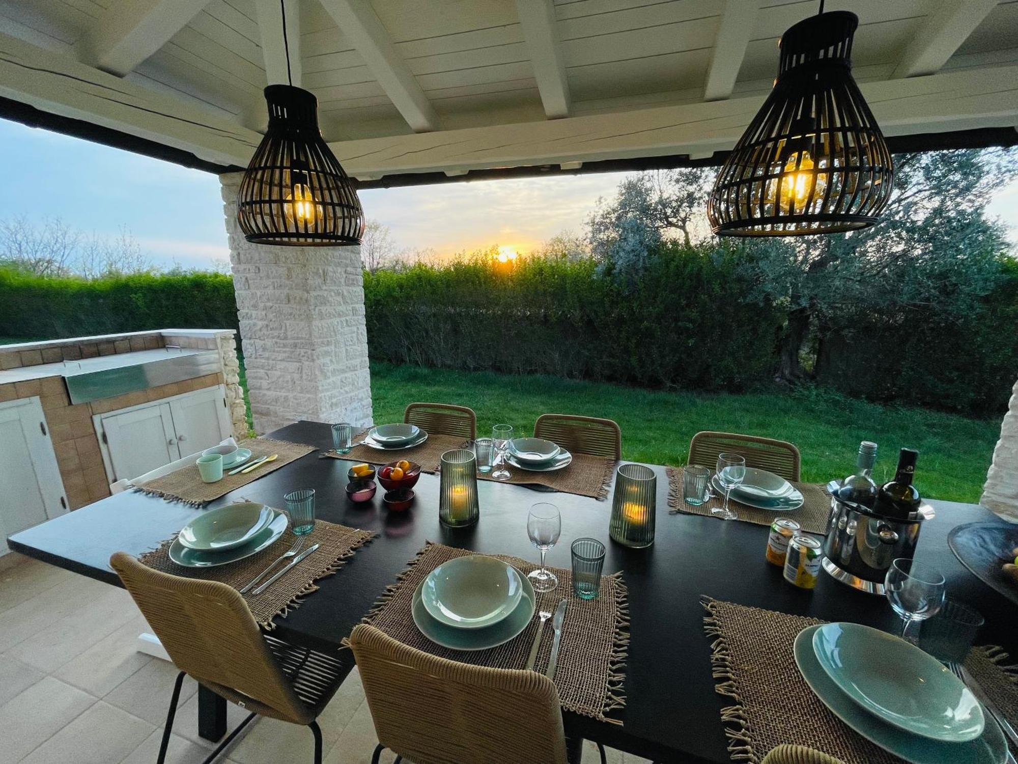 Luxury Villa In Istria - 9,000 Sqm Private Estate With Pool & Sauna, 15 Min To Sea, Near Fazana, 3 Bedrooms Juršići Exterior foto