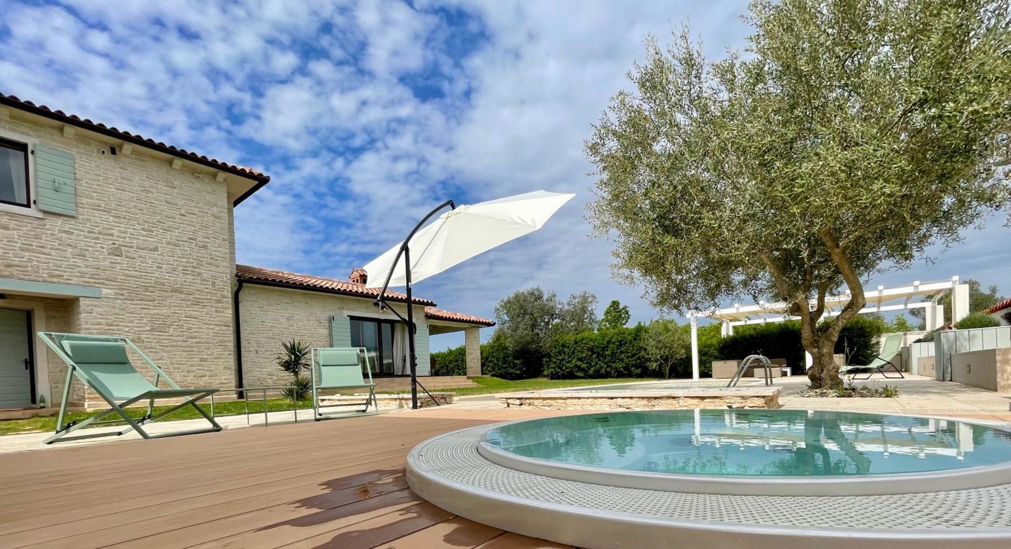 Luxury Villa In Istria - 9,000 Sqm Private Estate With Pool & Sauna, 15 Min To Sea, Near Fazana, 3 Bedrooms Juršići Exterior foto